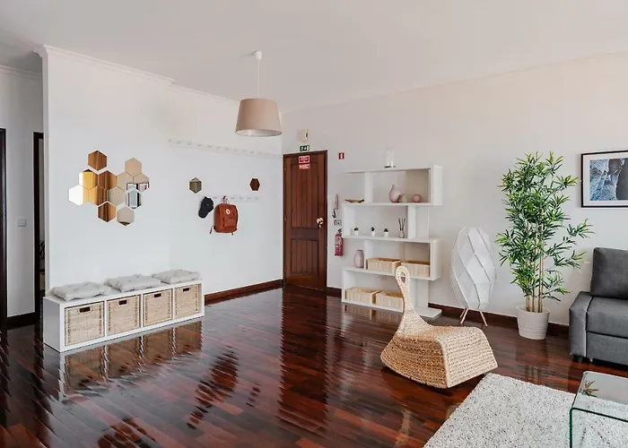 Garajau Ii By An Island 卡尼索