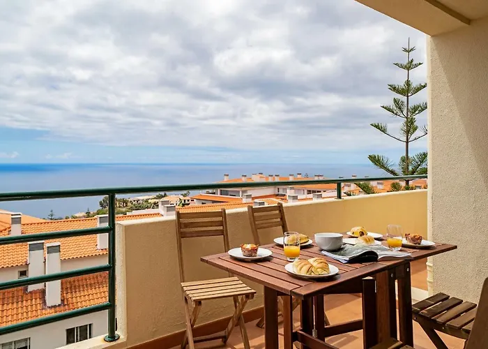 Garajau Ii By An Island 卡尼索